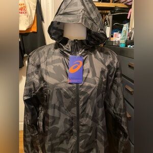 NWT, Men’s Size L ASICS Package Jacket Gray W/ Black Print W/ Hoodie Lightweight